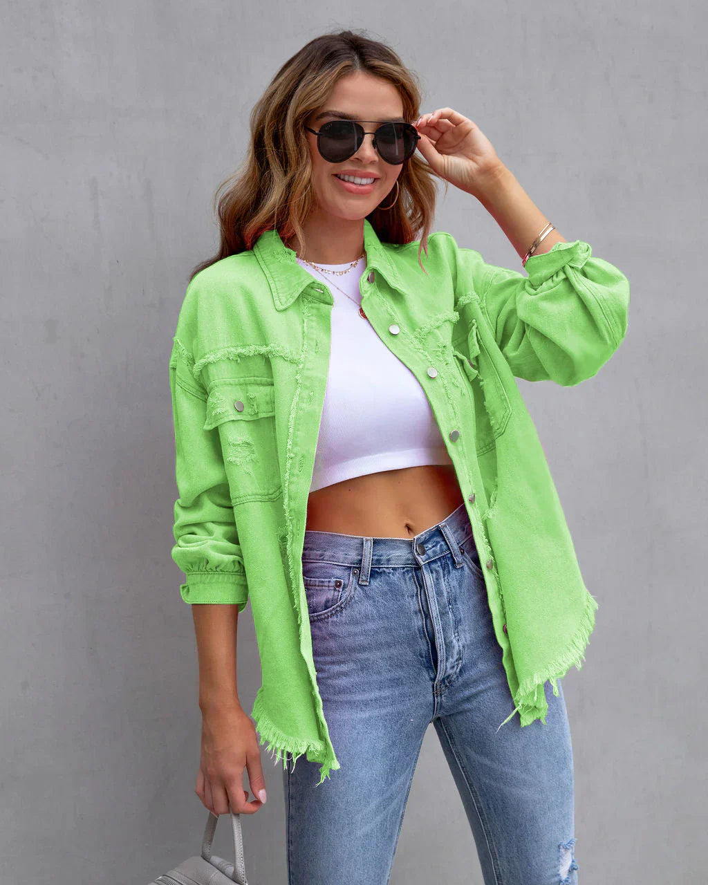 Veste en jean déchirée style tendance