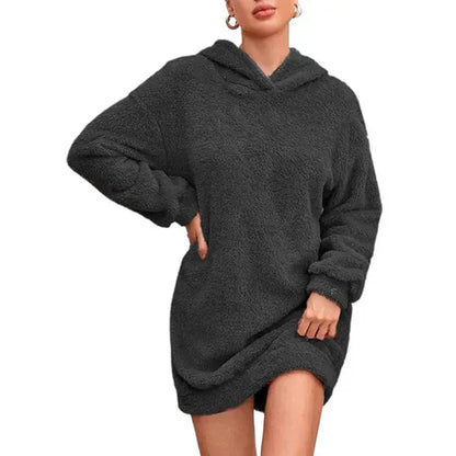 Robe douce à capuche pour femme élégante