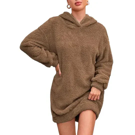 Robe douce à capuche pour femme élégante