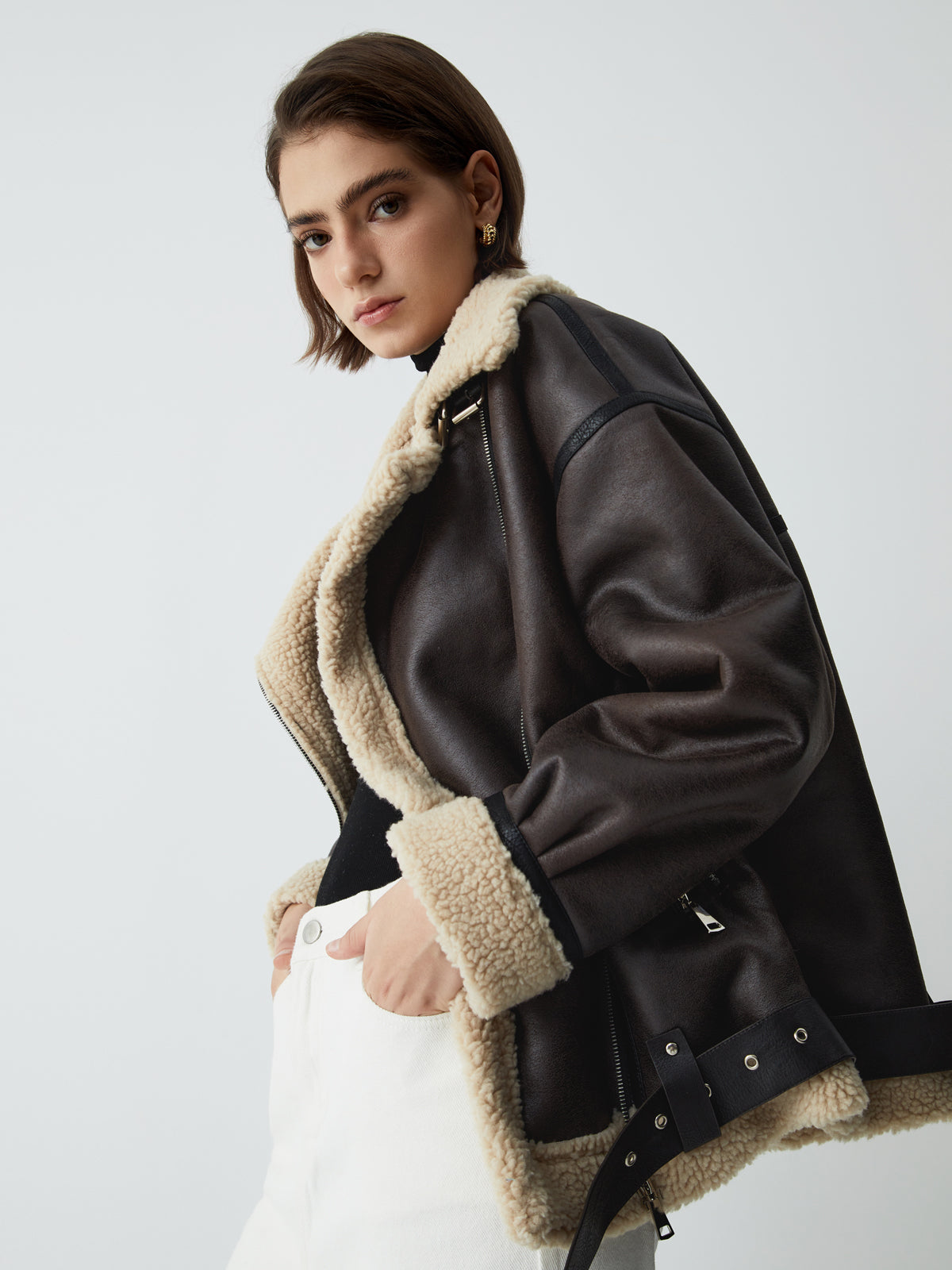 Veste en cuir marron femme élégante