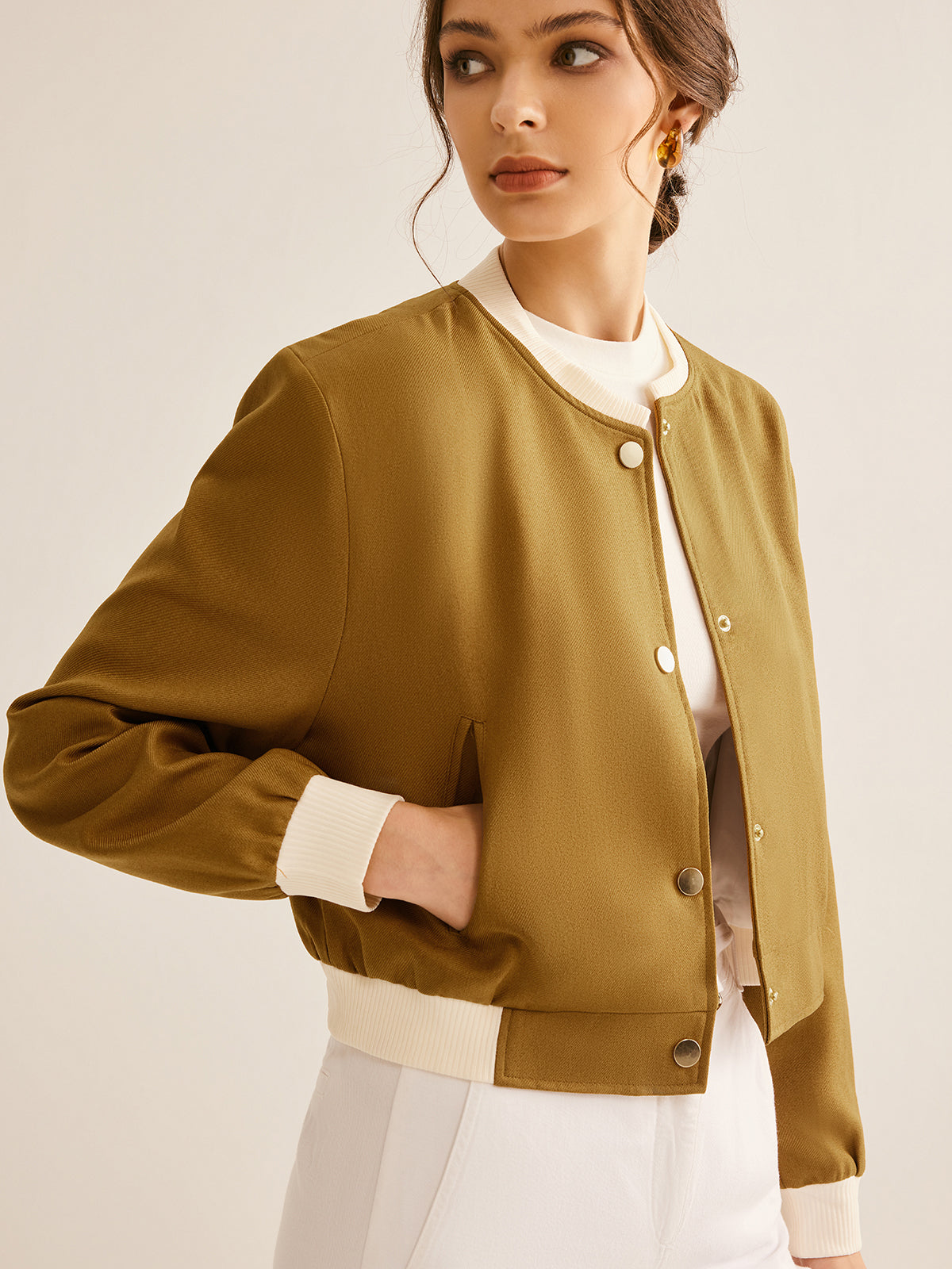 Veste boutonnée stylée col rond contrasté