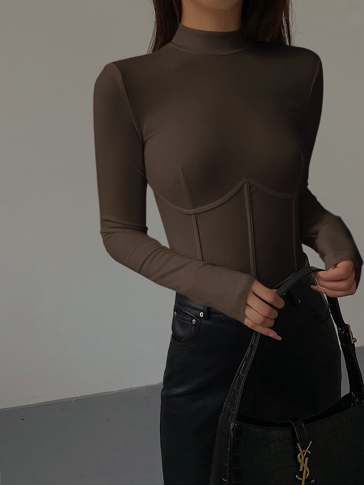 T-shirt élégant pour femme coupe slim