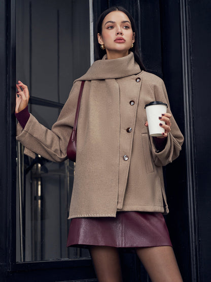 Élégante veste pour femme avec accessoire écharpe