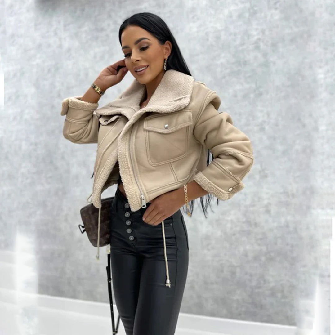 Blouson en cuir court style motard