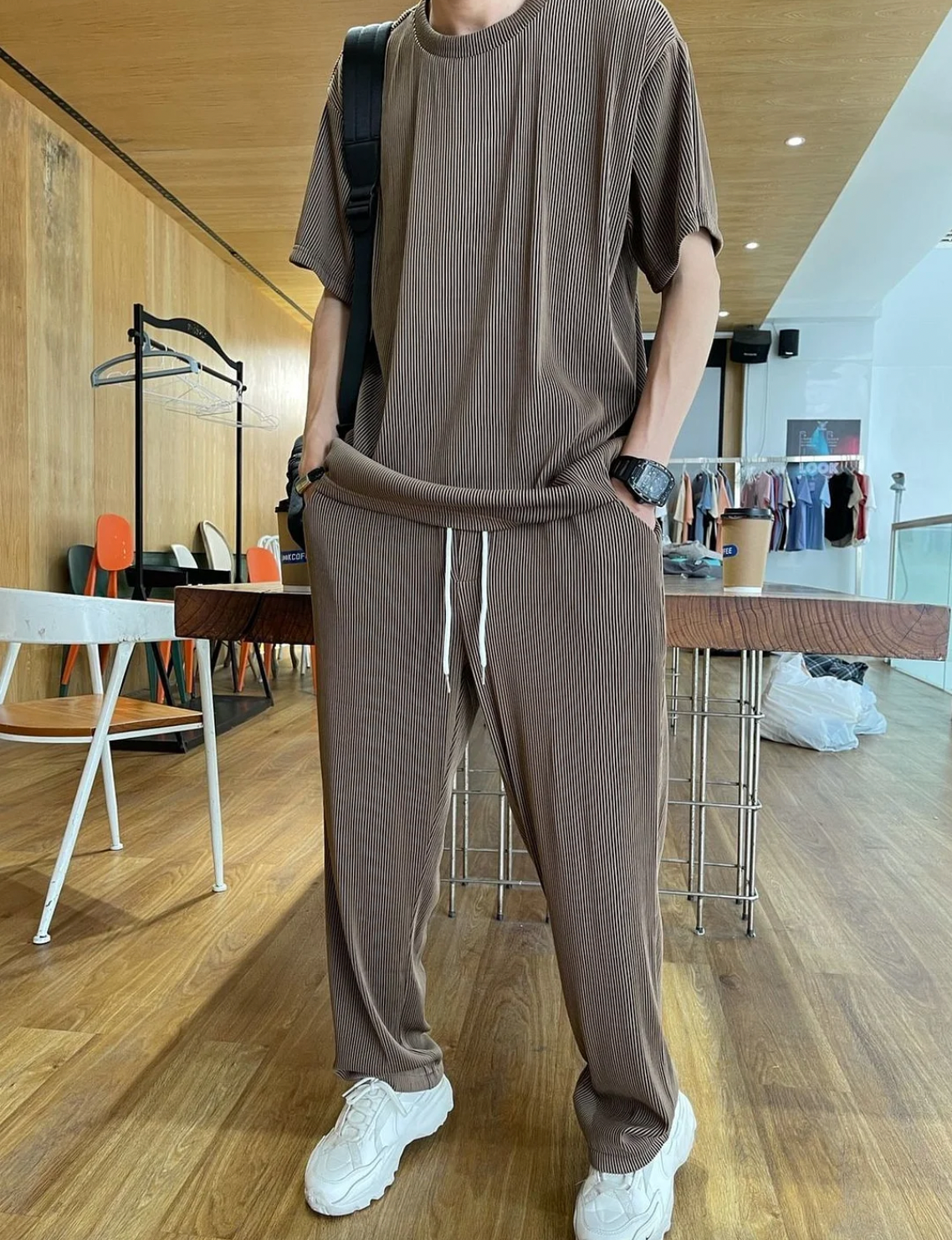 Ensemble élégant T-shirt et pantalon