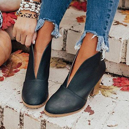 Bottines femme mode talon bloc découpe latérale