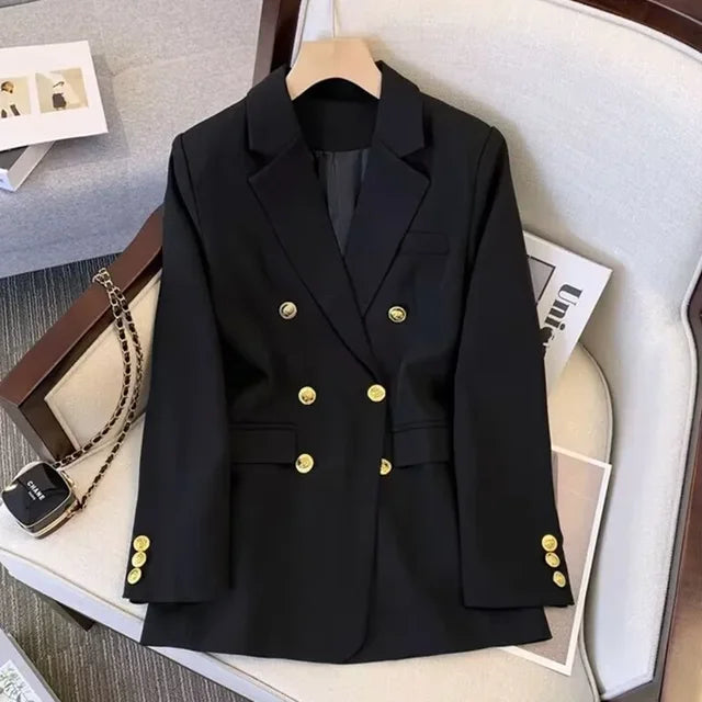Élégante veste blanche boutons dorés