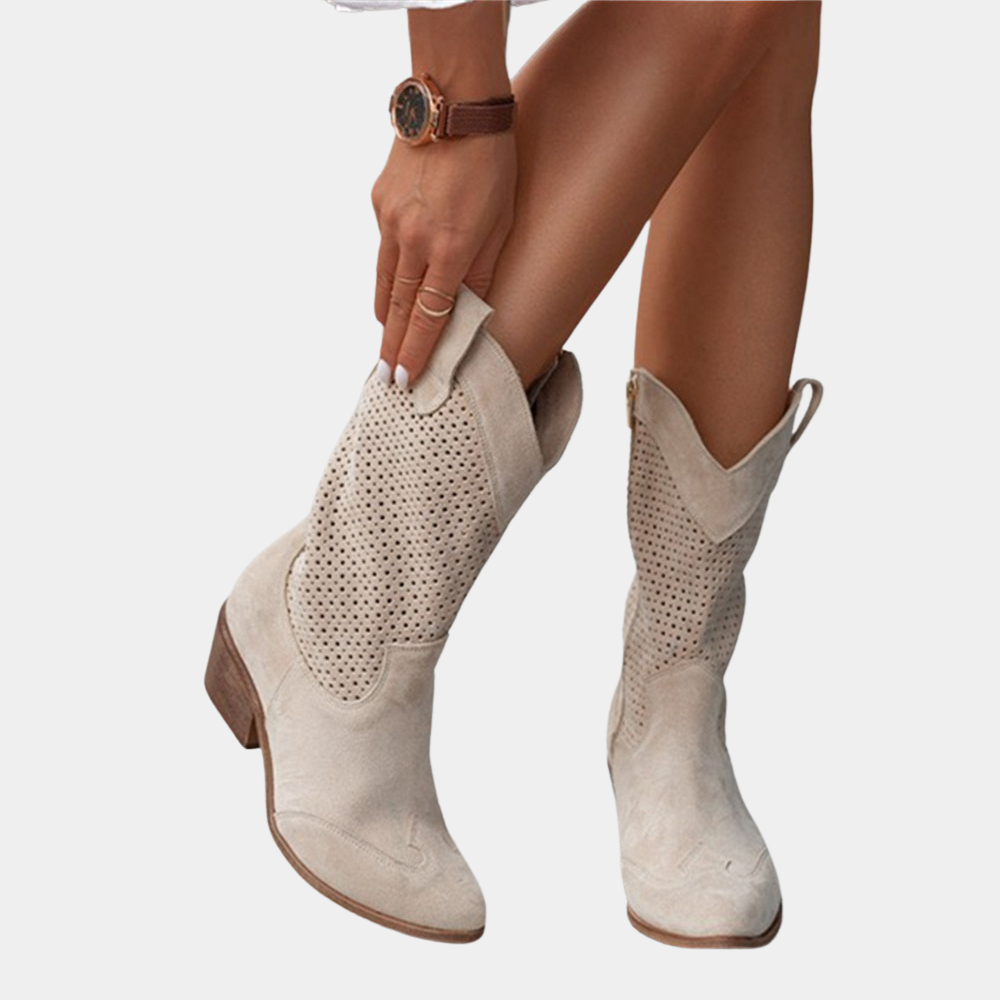 Bottes western en cuir marron perforé