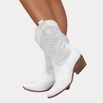 Bottes western en cuir marron perforé