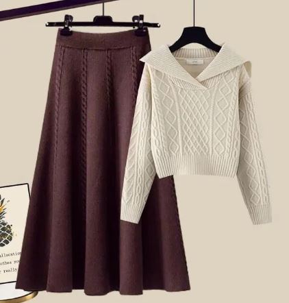 Ensemble deux pièces : Pull en maille et mini-jupe