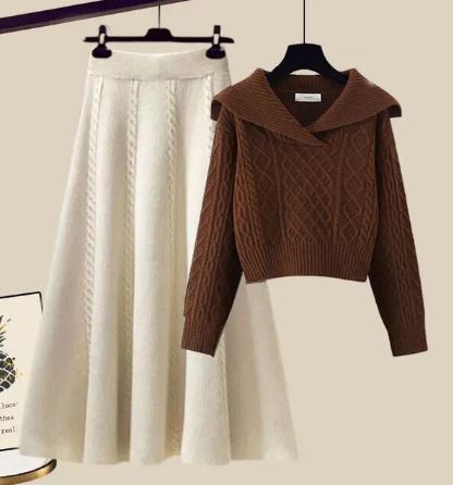 Ensemble deux pièces : Pull en maille et mini-jupe