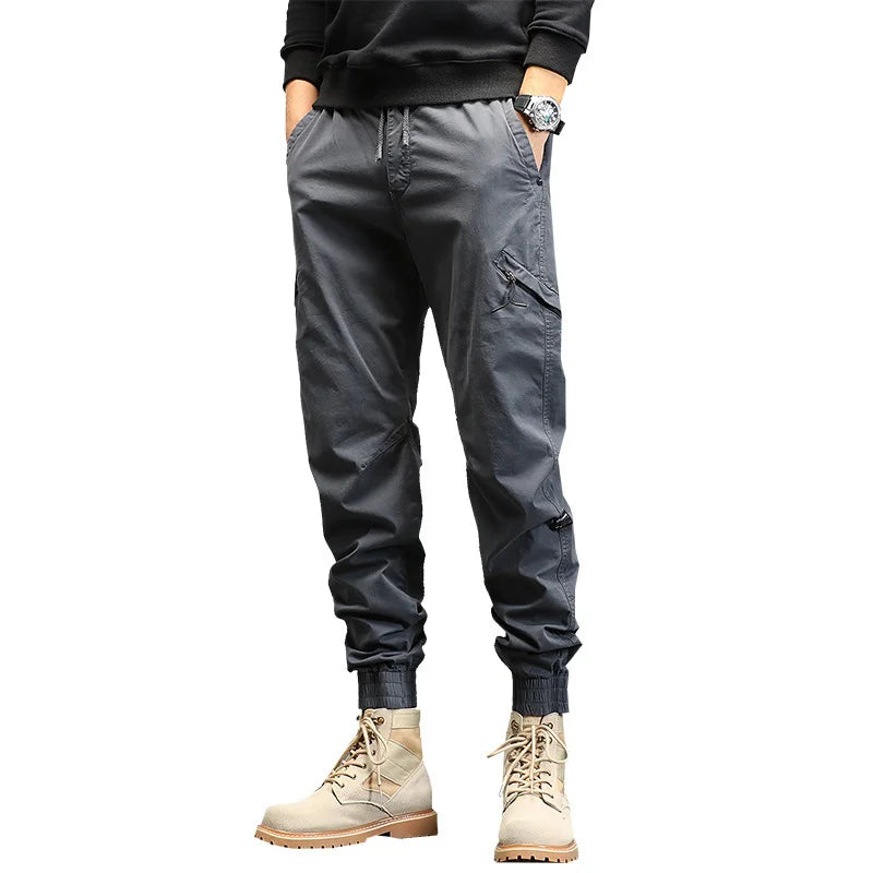 Pantalons homme sportifs coupe slim cargo