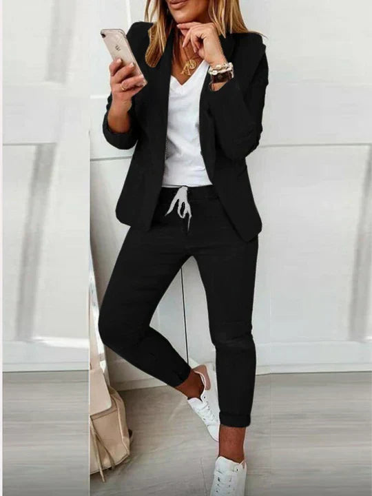 Tailleur pantalon femme élégant classique