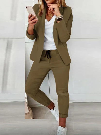 Ensemble blazer-pantalon élégant pour femme