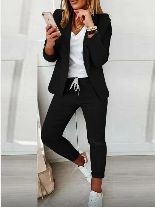 Ensemble blazer-pantalon élégant pour femme