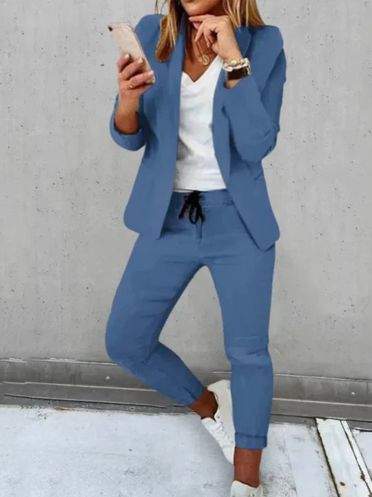 Tailleur pantalon femme élégant classique