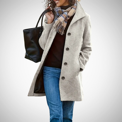 Veste d'hiver femme cintrée boutonnée moderne