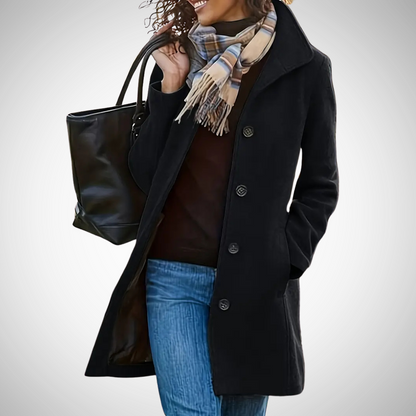 Veste d'hiver femme cintrée boutonnée moderne
