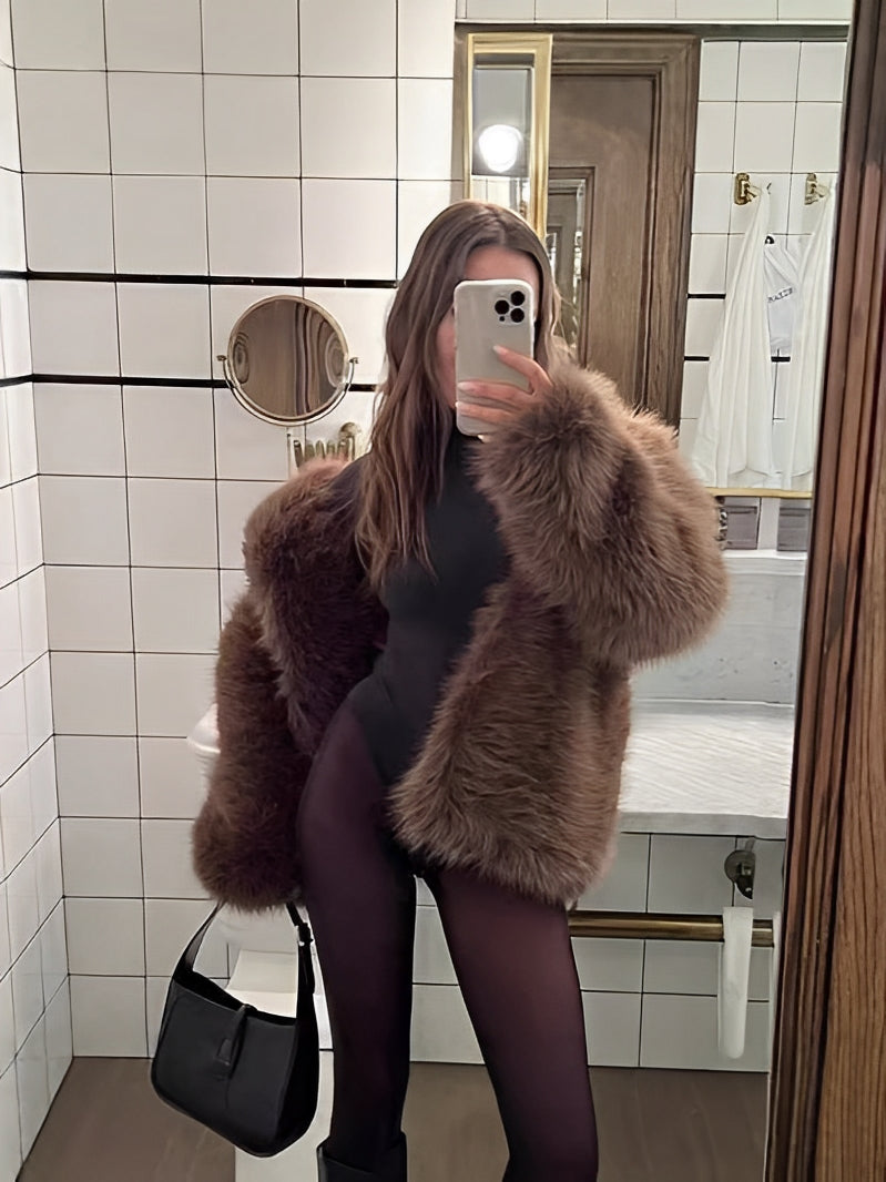 Veste courte femme en fausse fourrure douce coupe ample
