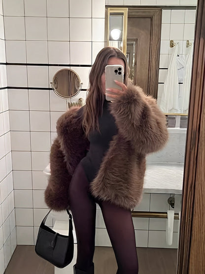 Veste courte femme en fausse fourrure douce coupe ample