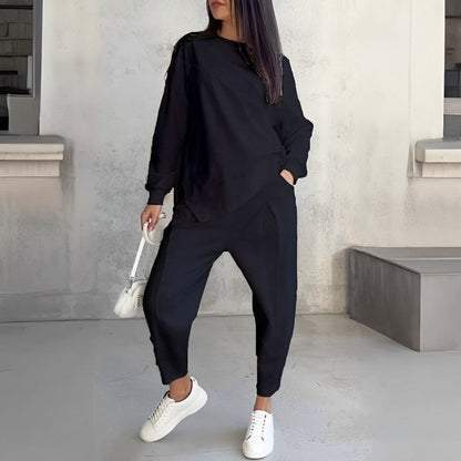 Ensemble de vêtements élégants pour femme avec un look sweat à capuche