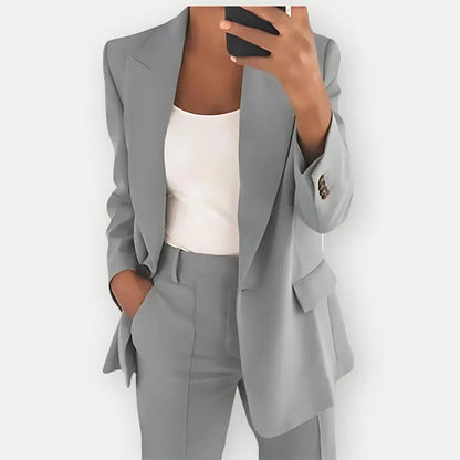 Ensemble blazer et pantalon élégant pour femme