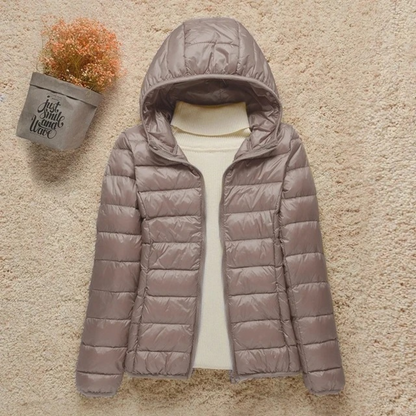 Veste à capuche stylée, col montant