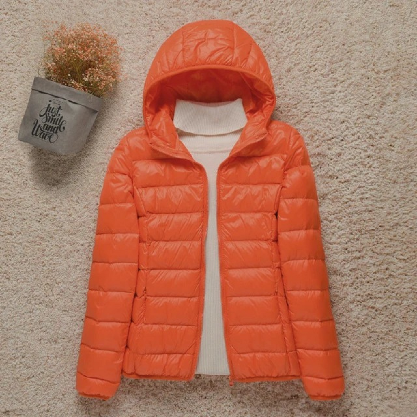 Veste à capuche stylée, col montant