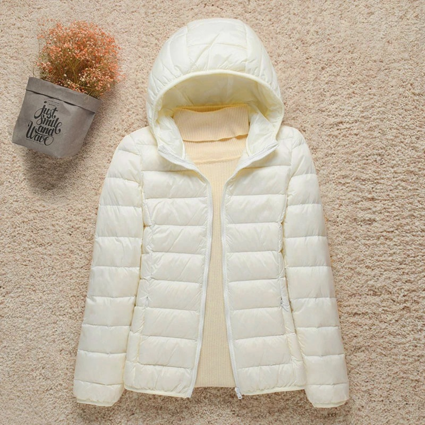 Veste à capuche stylée, col montant