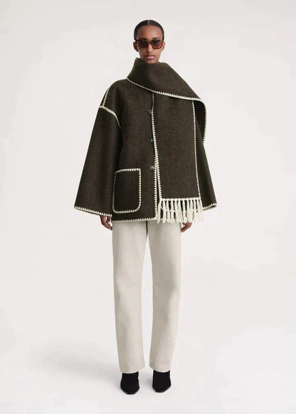Veste femme élégante avec écharpe