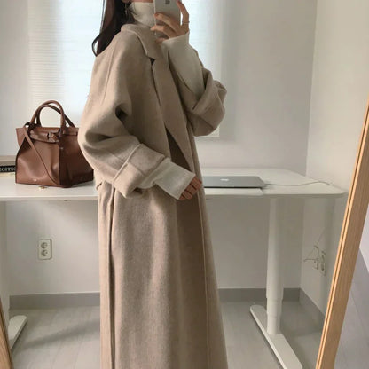 Veste d'hiver femme classique longue et élégante