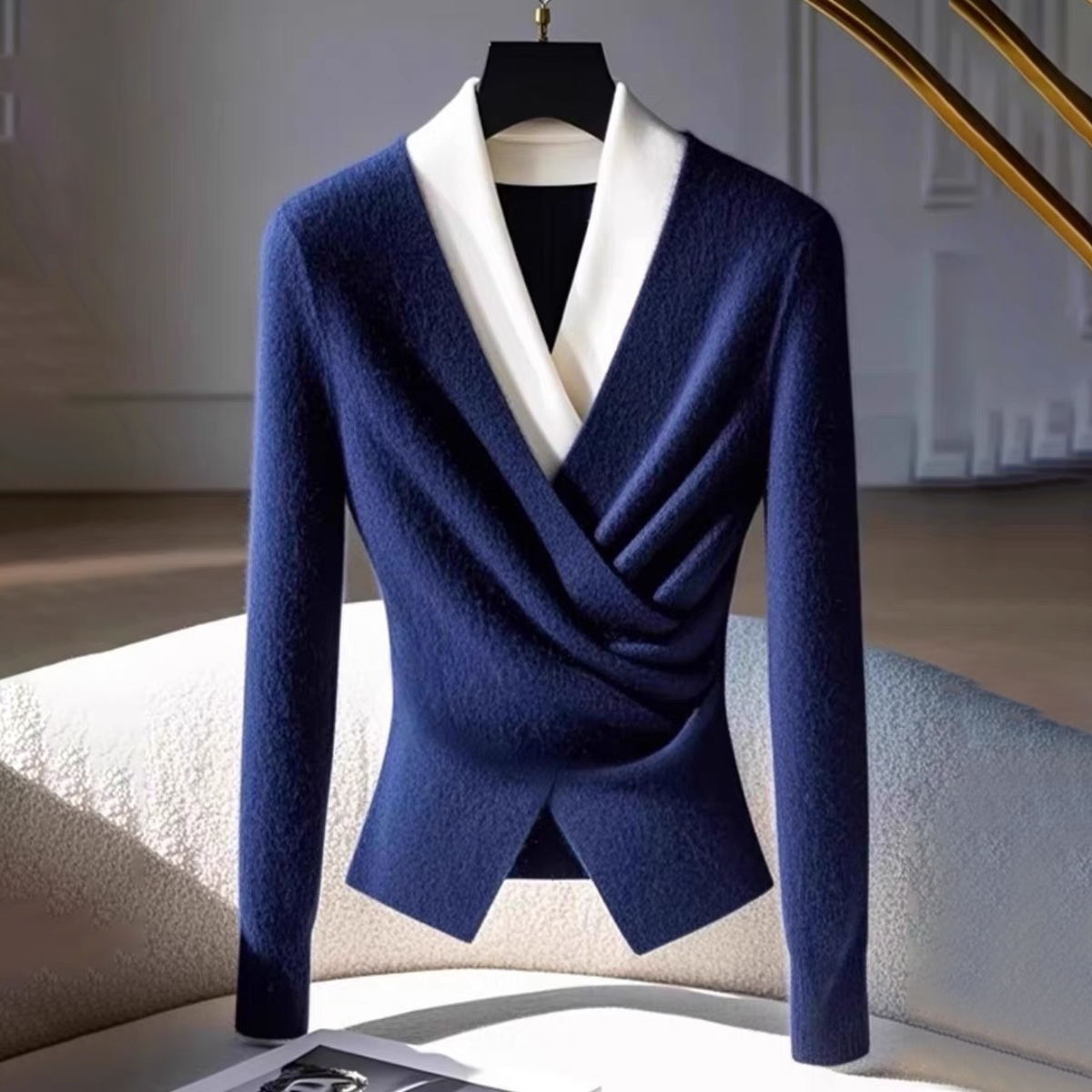 Blouse élégante à drapé, mélange de laine, style raffiné