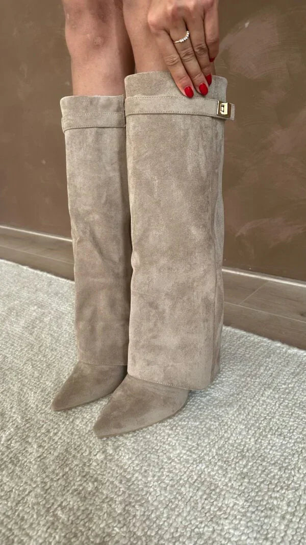 Bottes hautes en daim élégantes