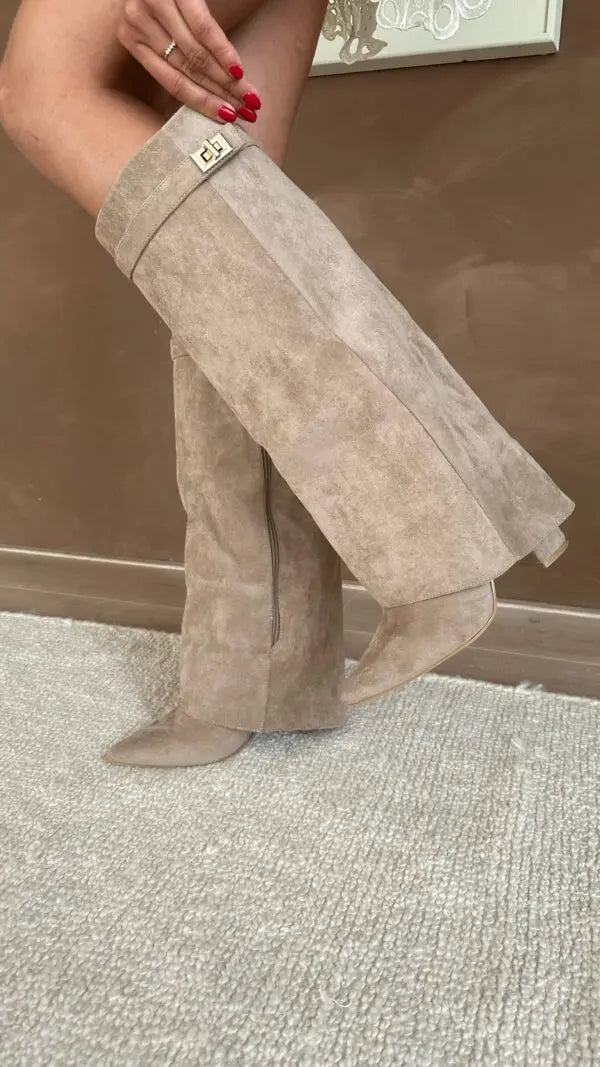 Bottes femme beige daim chic