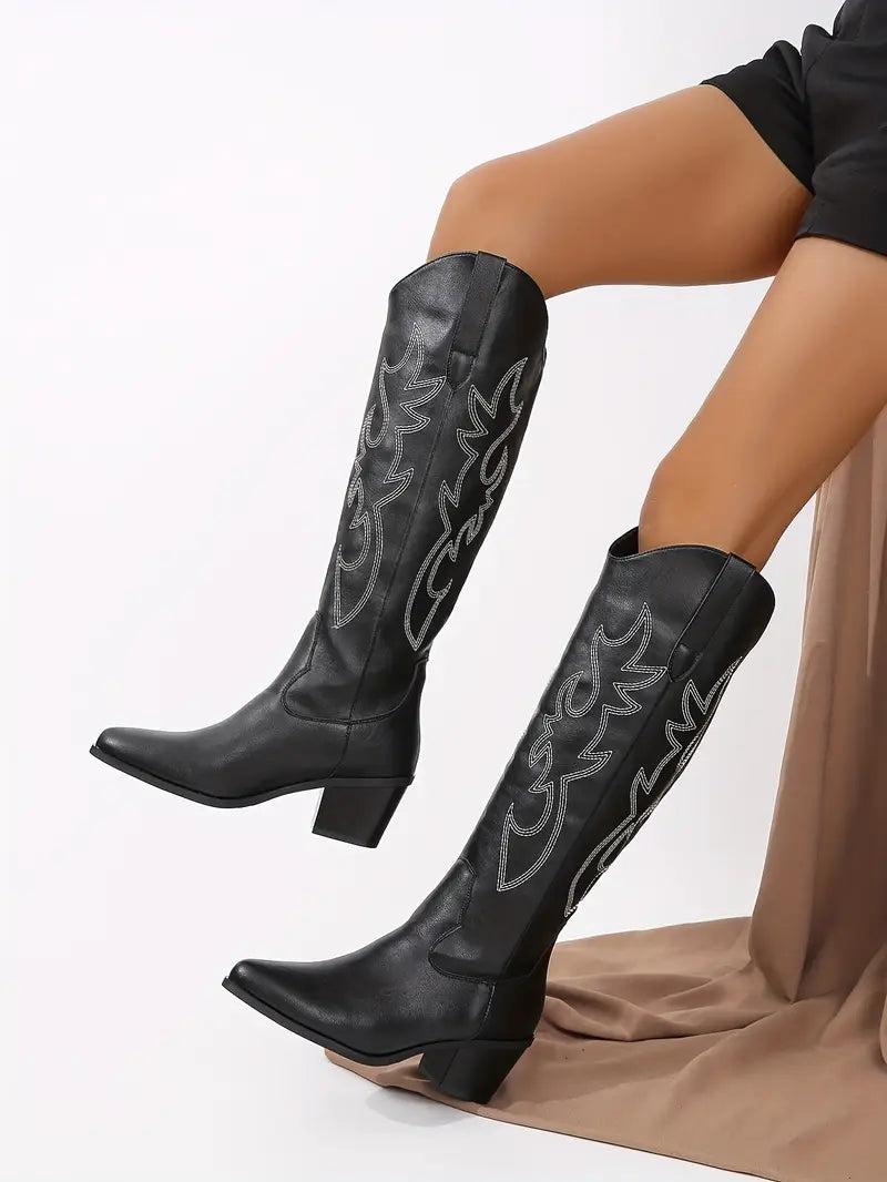 Bottes de cowboy stylées avec broderie
