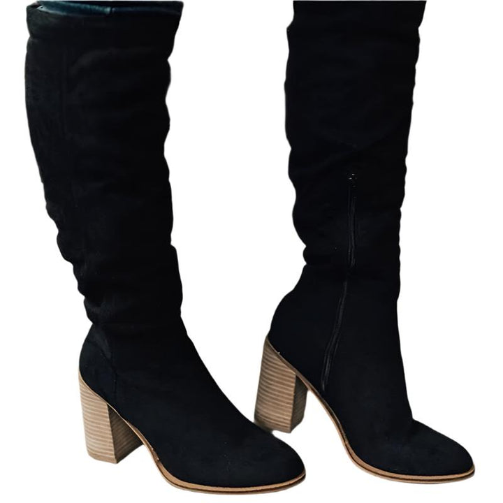 Bottes élégantes et fines pour femmes