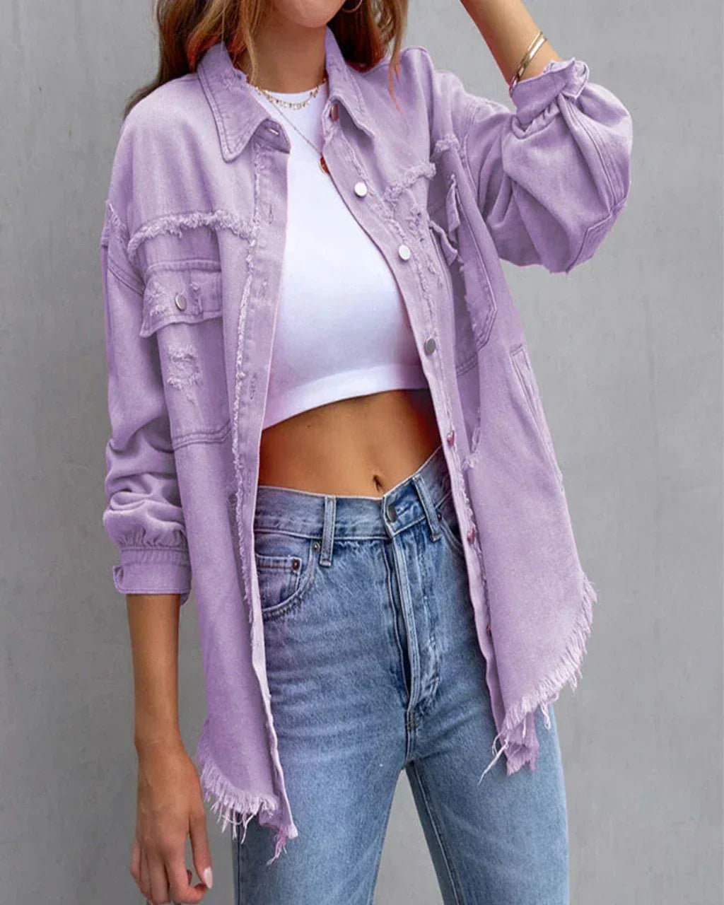Veste en jean déchirée style tendance