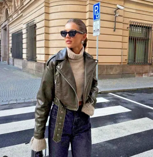 Übergroße Cropped Lederjacke Damen Gürtel Look - IdealeKleiden