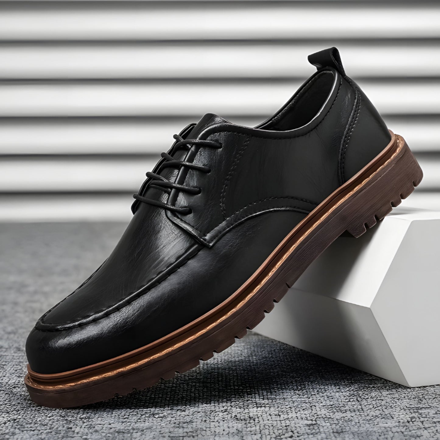Chaussures en cuir pour hommes marron noir style chunky