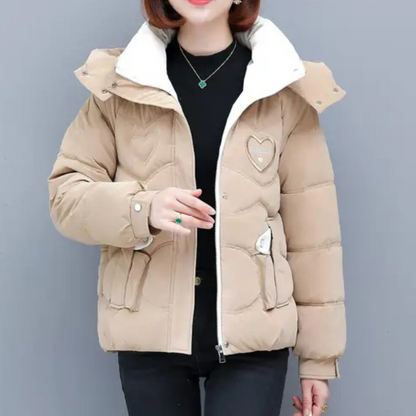 Manteau d'hiver élégant pour femme avec capuche