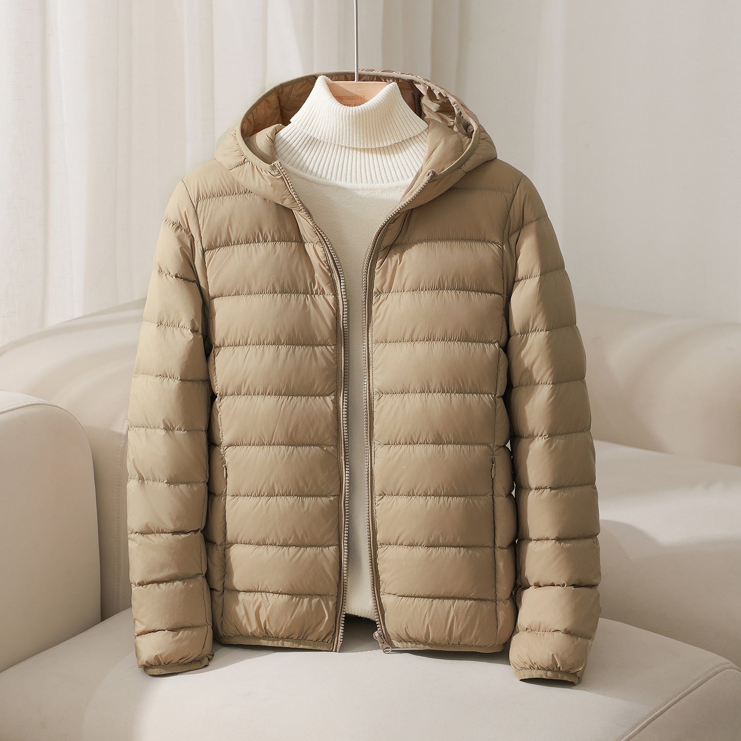 Veste à capuche matelassée en duvet chaud et isolant