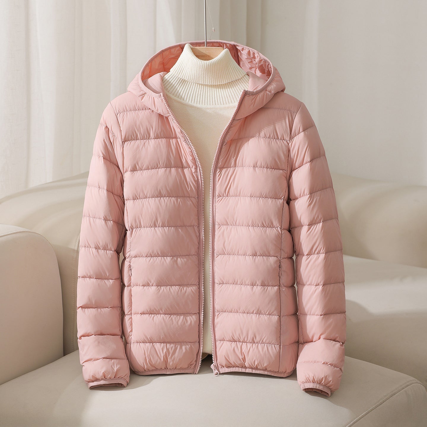 Veste à capuche matelassée en duvet chaud et isolant