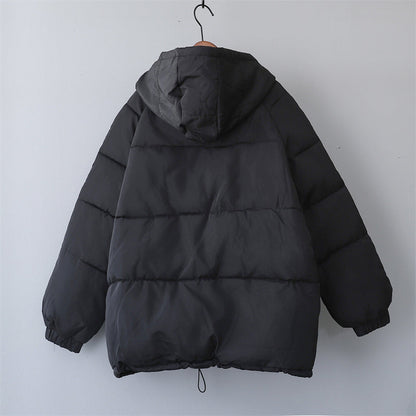 Warme Damen Winterjacke mit Kapuze und Taschen - IdealeKleiden