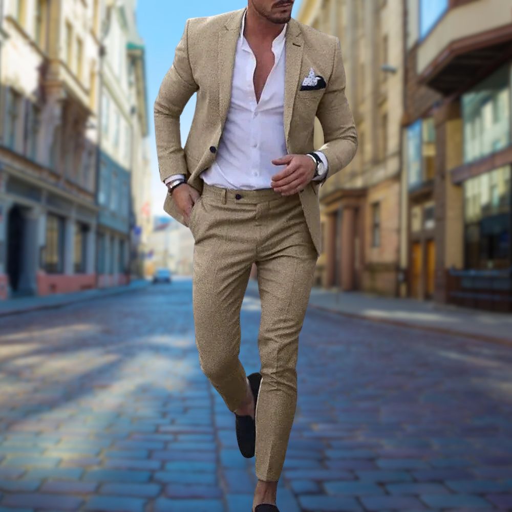 Costumes élégants pour hommes coupe slim