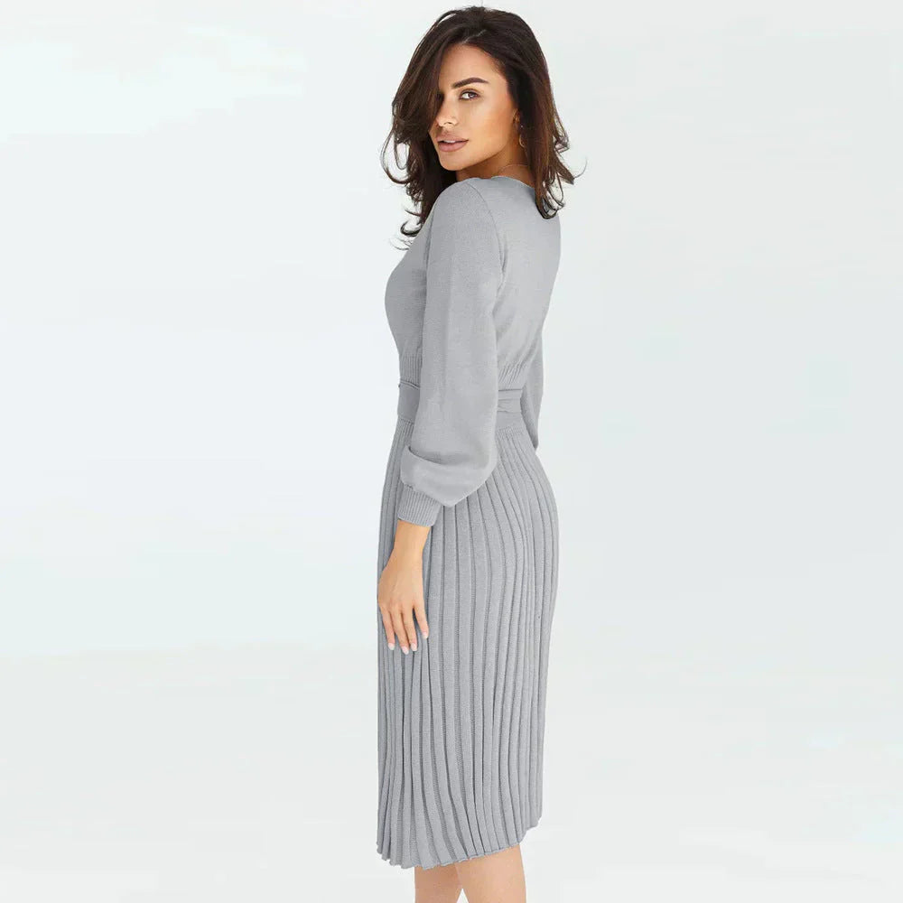 Elegantes Strickkleid Damen Modell - IdealeKleiden