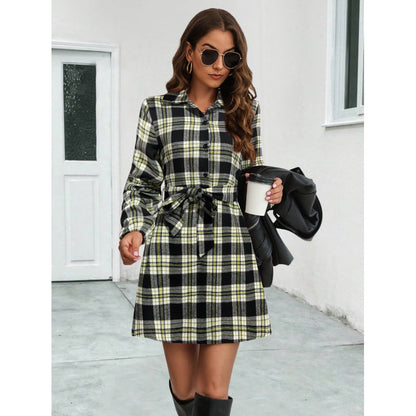 Robe-chemise élégante à carreaux avec ceinture pour femme