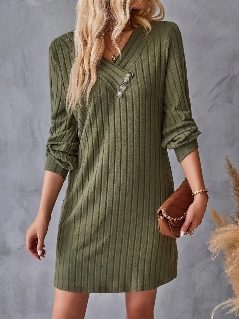 Robe fourreau élégante pour femme avec décolleté en V et boutons décoratifs