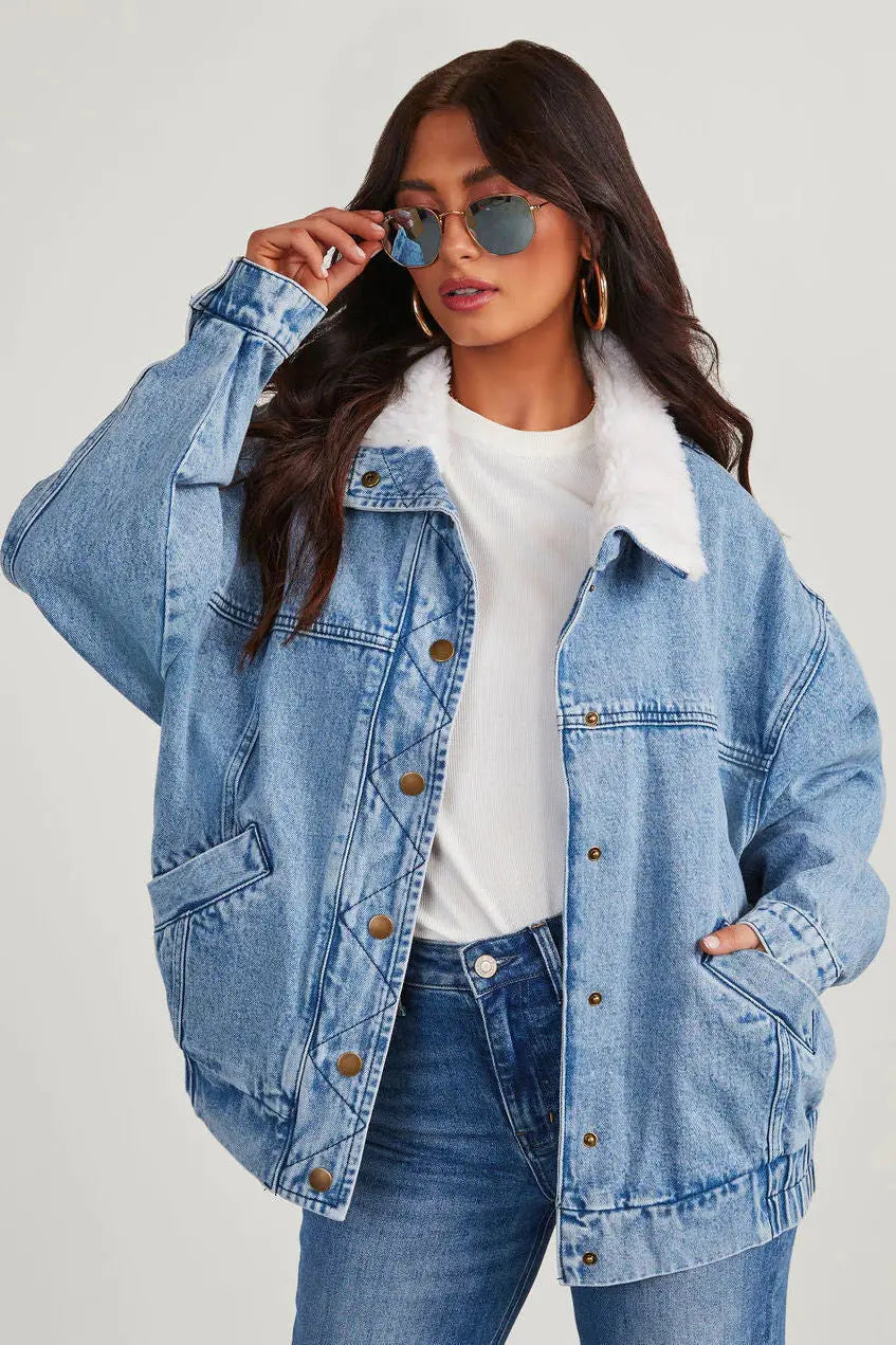 Veste en jean pour femme avec col en polaire moderne et confortable