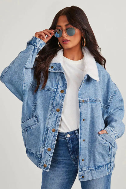 Veste en jean pour femme avec col en polaire moderne et confortable