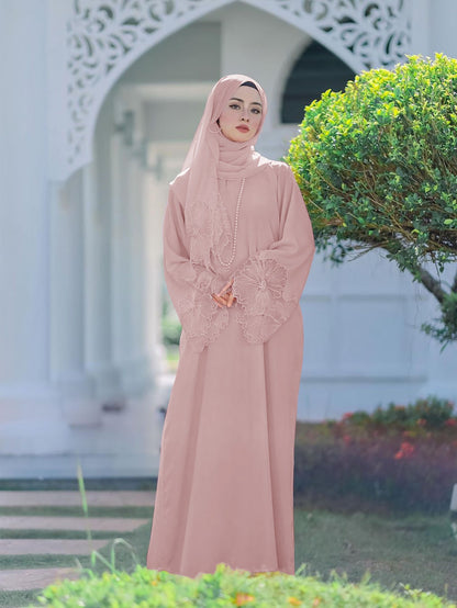 Robe longue élégante en dentelle florale pour femme